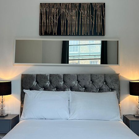 One Bedroom Apartment In Holborn 런던 외부 사진