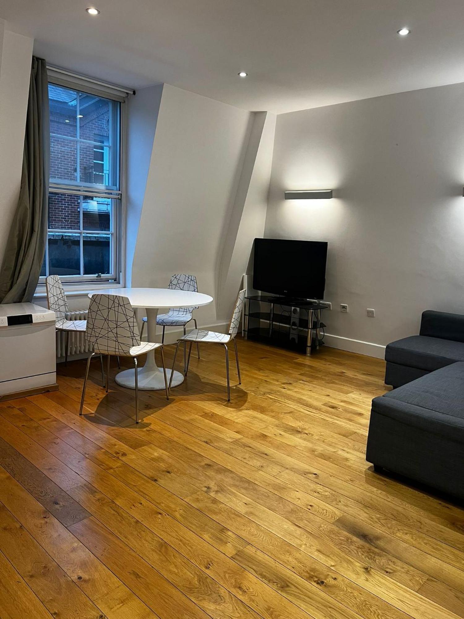 One Bedroom Apartment In Holborn 런던 외부 사진