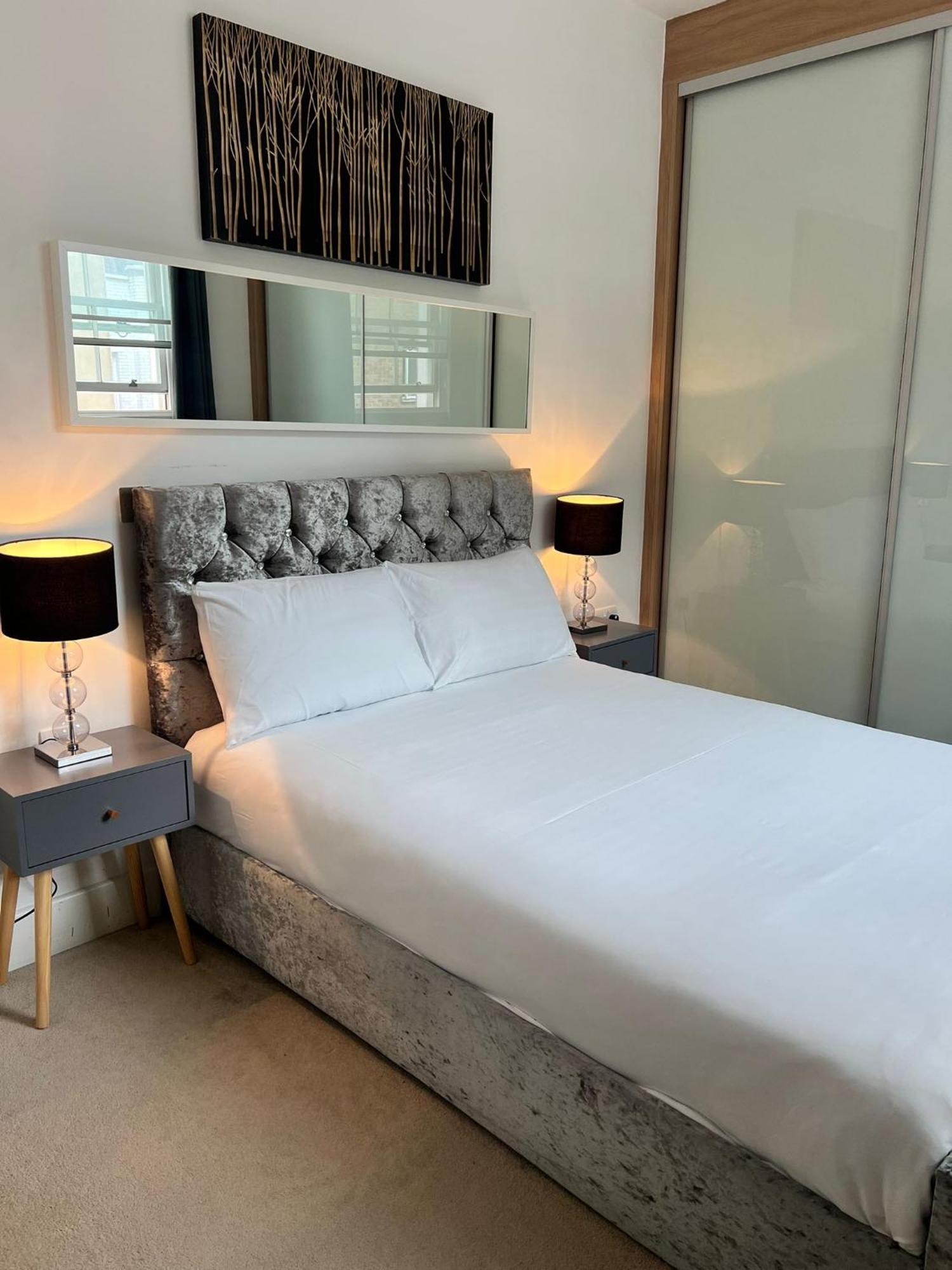 One Bedroom Apartment In Holborn 런던 외부 사진