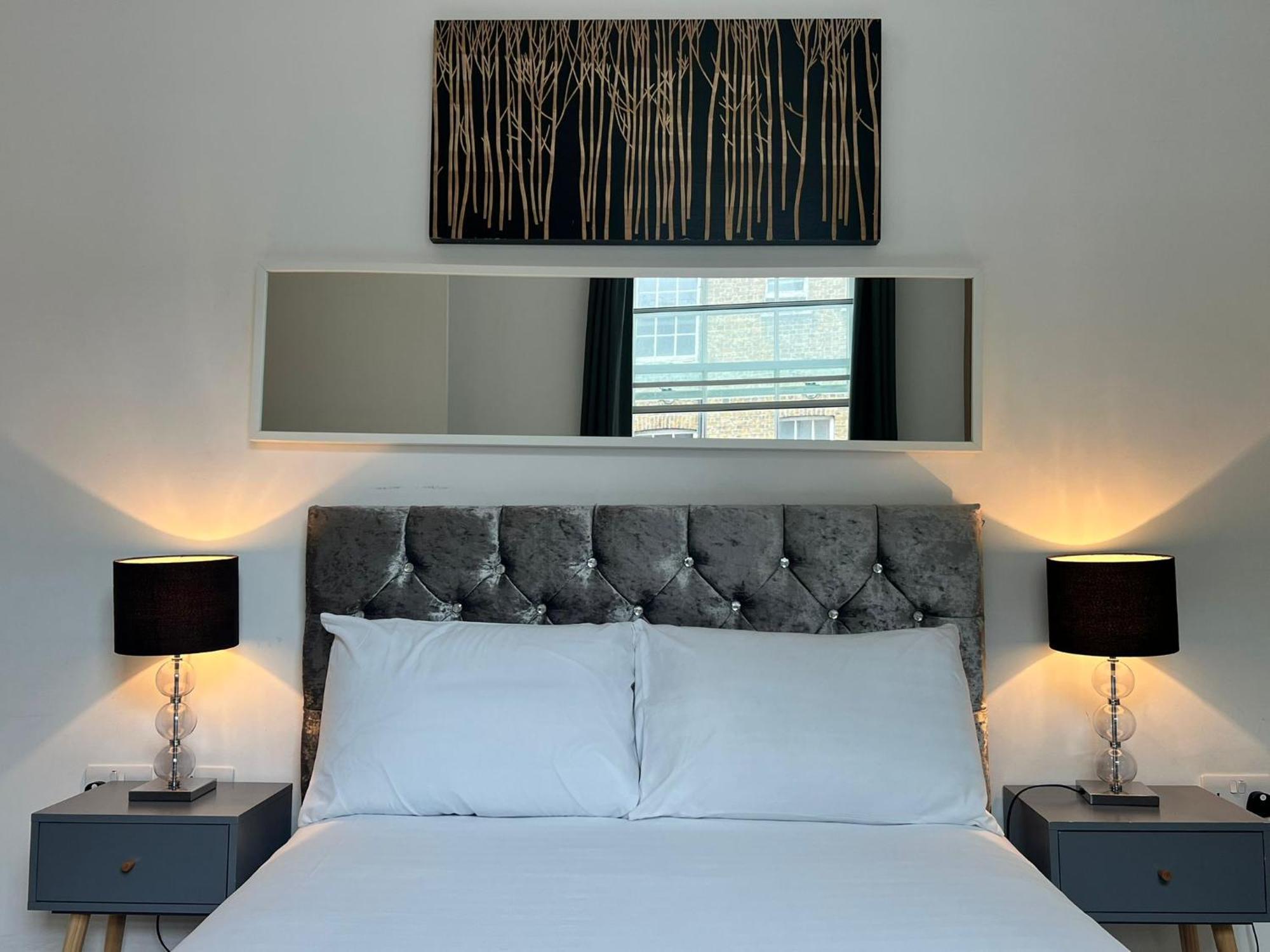 One Bedroom Apartment In Holborn 런던 외부 사진