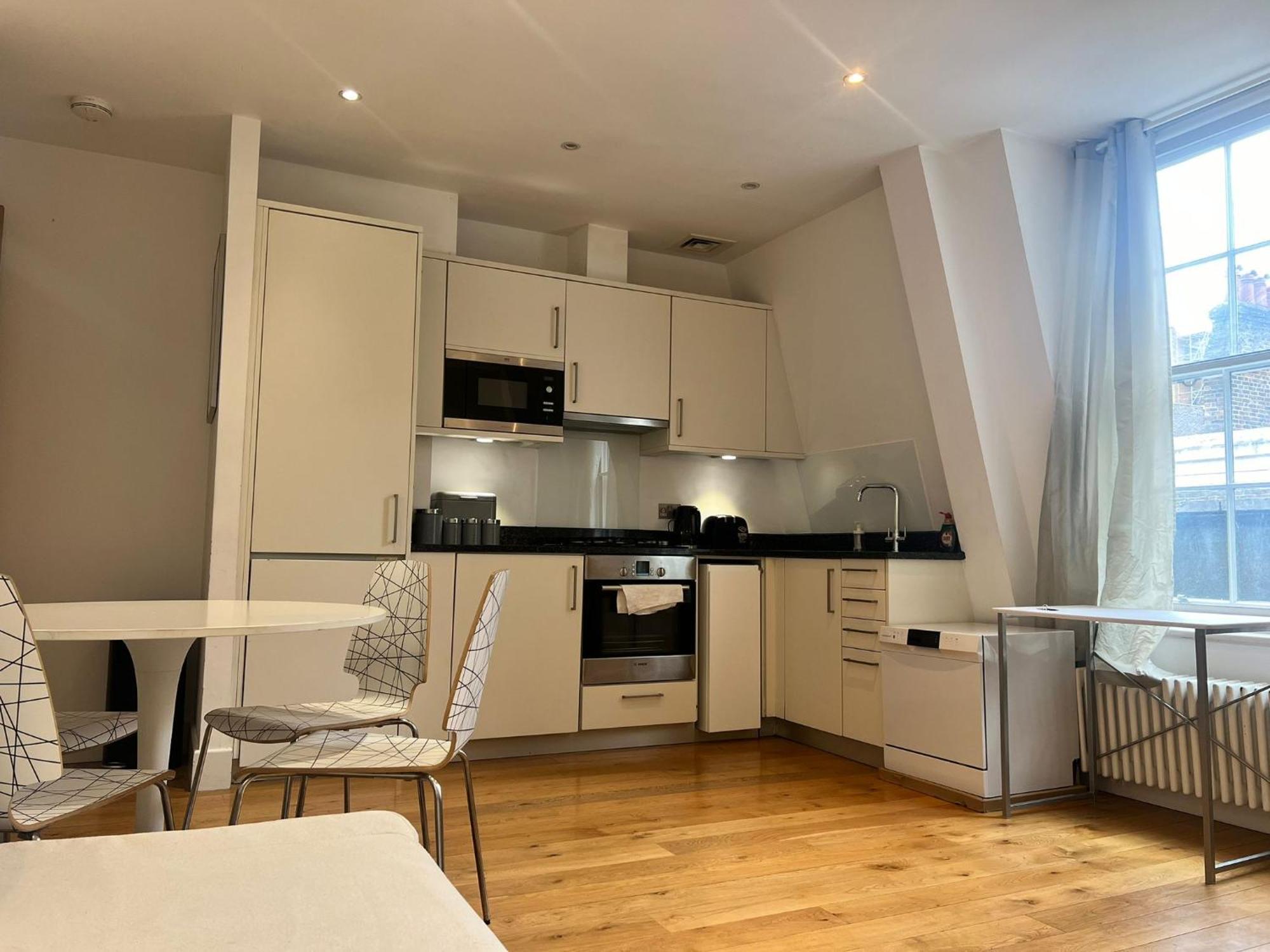 One Bedroom Apartment In Holborn 런던 외부 사진